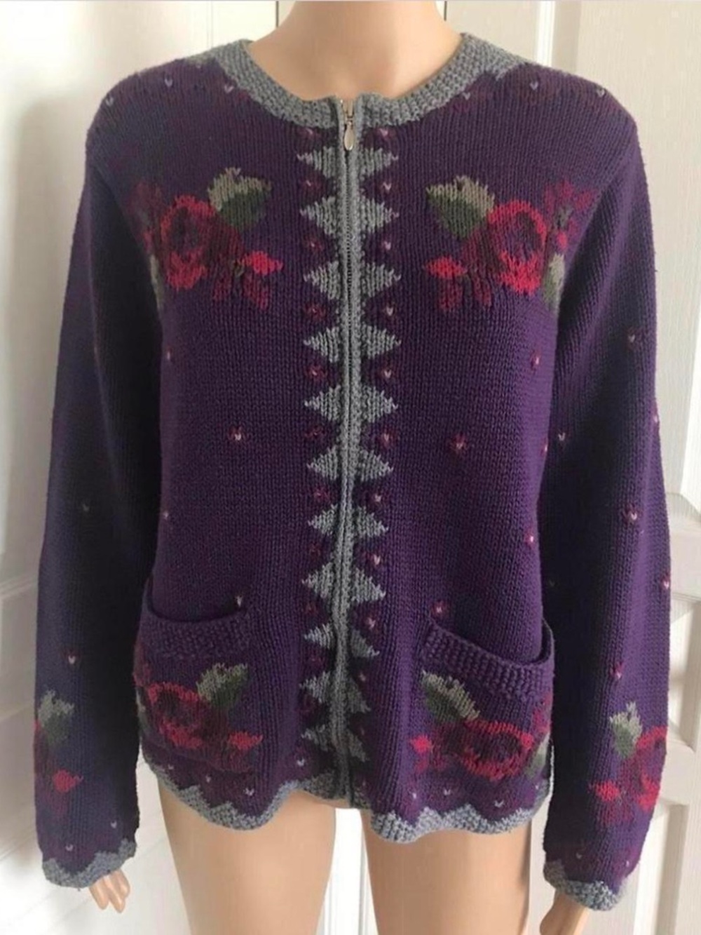 🌹Vintage🌹Rose Cardigan Size M